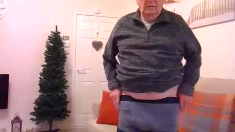 Snapshot of windy19391a chatting on December 4, 9:07 am windy19391a online show from December 4, 9:07 am