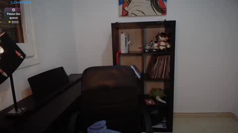 Snapshot of windy_butterfly chatting on October 19, 8:09 pm Sara online show from October 19, 8:09 pm