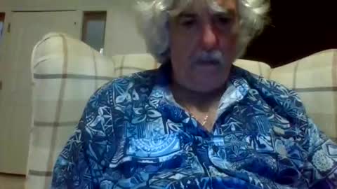 Snapshot of winedog2020 chatting on February 22, 3:29 am Gundja Man online show from February 22, 3:29 am