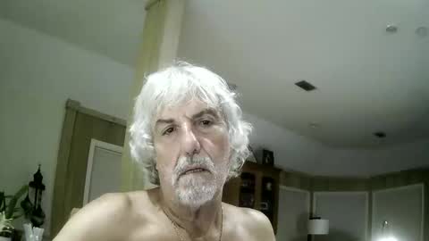Snapshot of winedog2020 chatting on May 28, 1:58 am Gundja Man online show from May 28, 1:58 am