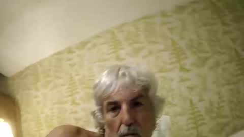 Snapshot of winedog2020 chatting on June 7, 6:33 pm Gundja Man online show from June 7, 6:33 pm