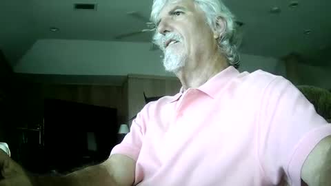 Snapshot of winedog2020 chatting on June 15, 3:58 pm Gundja Man online show from June 15, 3:58 pm