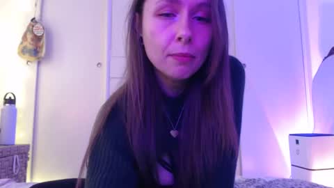 Snapshot of wingardiumleveveosa chatting on January 10, 11:50 pm Eevie online show from January 10, 11:50 pm