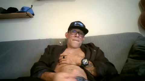 wingnutt765733 online show from December 1, 4:01 pm