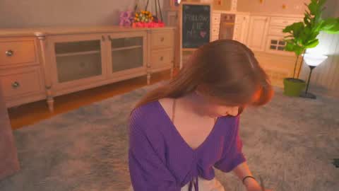 Lillian online show from April 24, 3:31 am