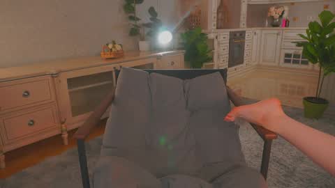 Lillian online show from May 7, 3:23 am