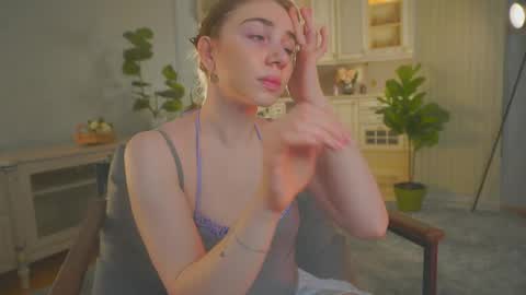 Lillian online show from May 9, 3:12 am
