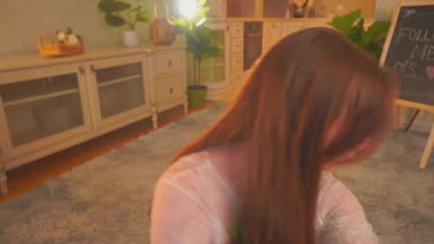 Lillian online show from May 16, 3:25 am