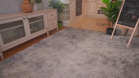 Lillian online show from June 1, 3:19 am