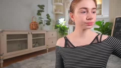 Lillian online show from June 4, 3:23 am