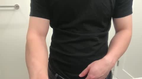 Snapshot of winsome_naked_gentleman chatting on December 23, 1:29 am WInsome online show from December 23, 1:29 am