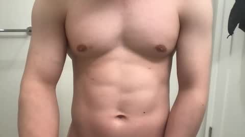 Snapshot of winsome_naked_gentleman chatting on January 4, 3:18 am WInsome online show from January 4, 3:18 am