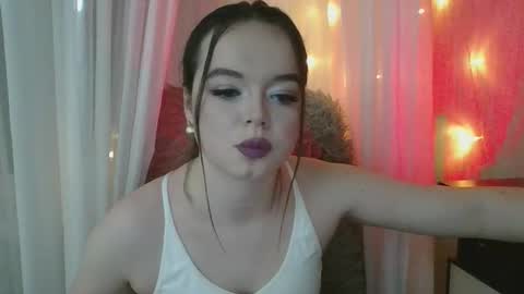 Snapshot of winter__white_rose chatting on February 11, 7:19 pm Emma online show from February 11, 7:19 pm