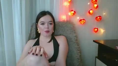 Snapshot of winter__white_rose chatting on February 13, 7:43 pm Emma online show from February 13, 7:43 pm