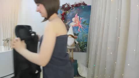 Amber online show from December 28, 5:25 pm