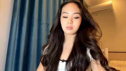 Amina online show from November 28, 3:04 pm