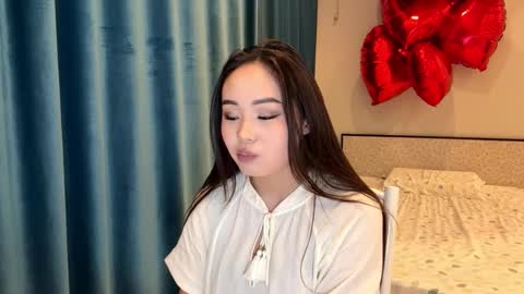 Amina online show from February 17, 2:13 pm