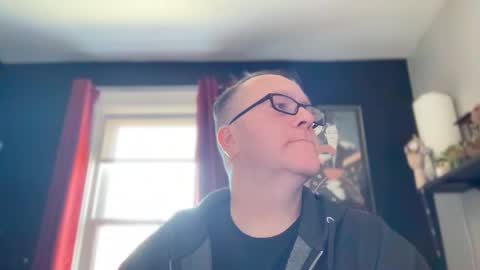 Snapshot of wintyr chatting on March 8, 7:17 pm wintyr online show from March 8, 7:17 pm