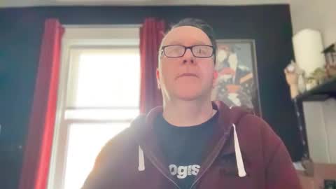 Snapshot of wintyr chatting on March 17, 3:04 pm wintyr online show from March 17, 3:04 pm