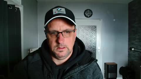 Snapshot of wirzwei8883 chatting on April 22, 12:39 pm Dirty online show from April 22, 12:39 pm