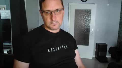 Snapshot of wirzwei8883 chatting on June 8, 5:02 pm Dirty online show from June 8, 5:02 pm