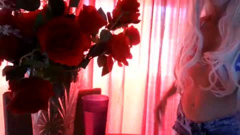Snapshot of wishgoddes chatting on May 25, 10:49 pm WishGoddes online show from May 25, 10:49 pm