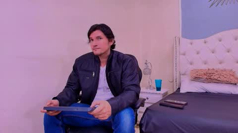 Snapshot of wiston_cox chatting on March 25, 1:39 pm Wiston online show from March 25, 1:39 pm