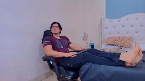 Snapshot of wiston_cox chatting on March 27, 1:33 pm Wiston online show from March 27, 1:33 pm