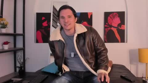 Snapshot of wiston_cox chatting on April 28, 1:27 pm Wiston online show from April 28, 1:27 pm