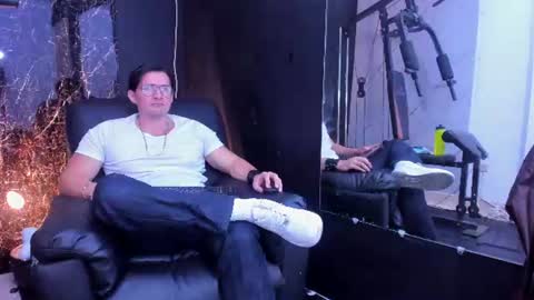 Snapshot of wiston_cox chatting on July 21, 1:57 pm Wiston online show from July 21, 1:57 pm
