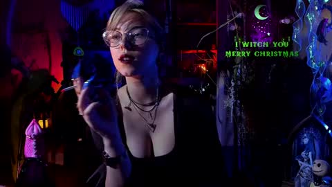 Snapshot of witch_fiona chatting on December 29, 7:32 pm Goddess of two strapons - Mr. long Don Mr. Pinky online show from December 29, 7:32 pm