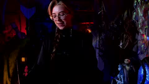 Snapshot of witch_fiona chatting on January 5, 7:49 pm Goddess of two strapons - Mr. long Don Mr. Pinky online show from January 5, 7:49 pm