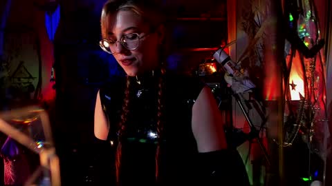 Snapshot of witch_fiona chatting on January 26, 8:13 pm Goddess of two strapons - Mr. long Don Mr. Pinky online show from January 26, 8:13 pm