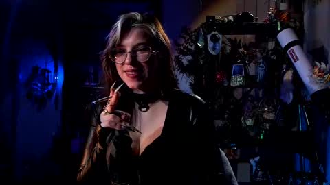 Snapshot of witch_fiona chatting on March 4, 8:05 pm Goddess of two strapons - Mr. long Don Mr. Pinky online show from March 4, 8:05 pm