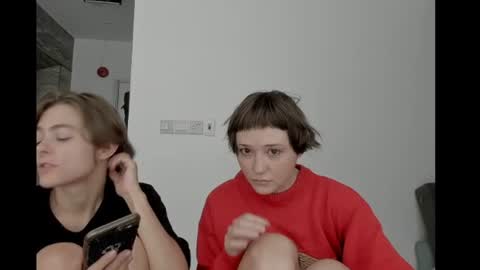 Snapshot of witches_curves chatting on June 10, 8:46 am Nemo online show from June 10, 8:46 am