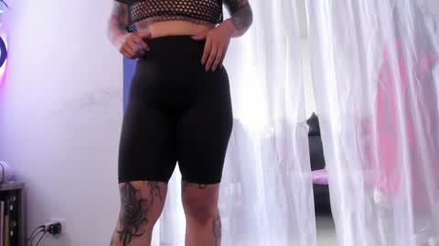 Snapshot of witchofhearts chatting on January 5, 8:00 pm Luna Violeta A r t i s t online show from January 5, 8:00 pm