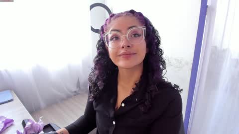 Snapshot of witchofhearts chatting on February 2, 8:41 pm Luna Violeta A r t i s t online show from February 2, 8:41 pm