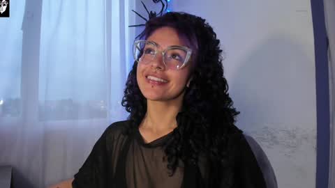 Snapshot of witchofhearts chatting on February 6, 10:53 pm Luna Violeta A r t i s t online show from February 6, 10:53 pm