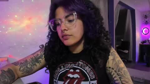 Snapshot of witchofhearts chatting on February 27, 11:48 pm Luna Violeta A r t i s t online show from February 27, 11:48 pm