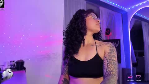 Snapshot of witchofhearts chatting on March 4, 1:55 am Luna Violeta A r t i s t online show from March 4, 1:55 am