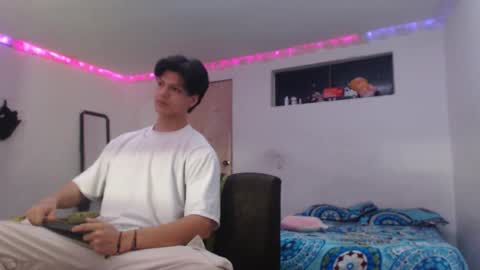 Ken online show from February 4, 5:02 am