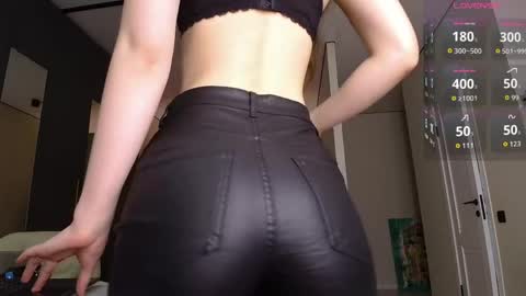 Isobelle online show from April 17, 4:21 pm