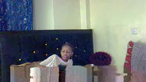 Snapshot of wizzia_khalifa chatting on January 5, 6:35 pm girlie o online show from January 5, 6:35 pm