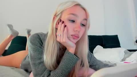 wladilia online show from September 20, 8:32 pm