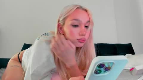 wladilia online show from September 22, 8:33 pm