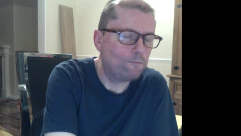 Snapshot of wobble444 chatting on January 24, 12:52 am wobble444 online show from January 24, 12:52 am