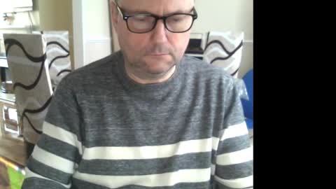 Snapshot of wobble444 chatting on February 12, 9:31 am wobble444 online show from February 12, 9:31 am