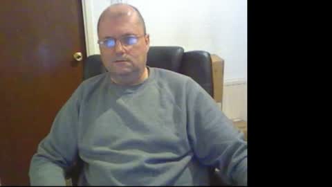 Snapshot of wobble444 chatting on October 7, 10:34 am wobble444 online show from October 7, 10:34 am