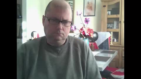 Snapshot of wobble444 chatting on January 14, 10:32 am wobble444 online show from January 14, 10:32 am