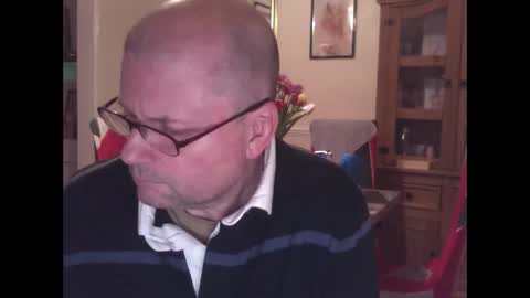 Snapshot of wobble444 chatting on March 20, 12:48 am wobble444 online show from March 20, 12:48 am